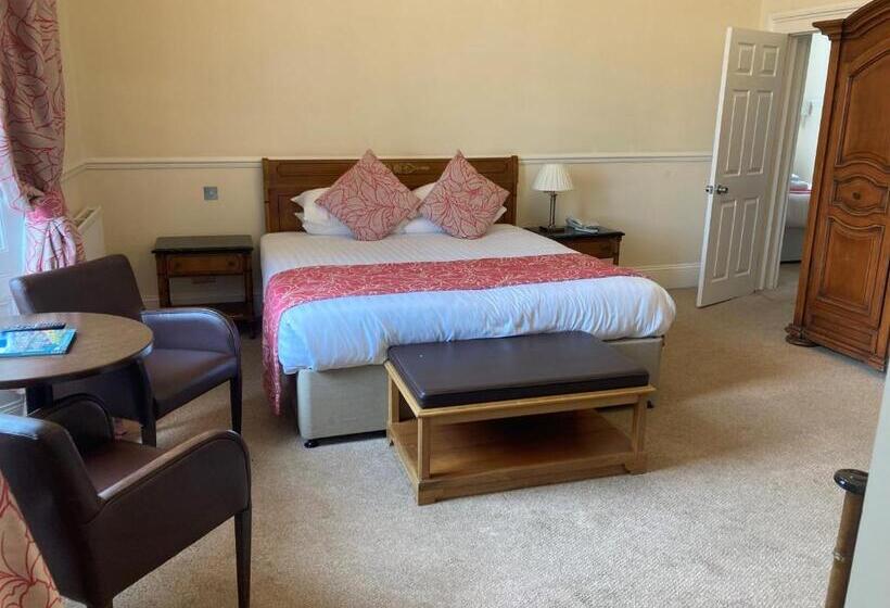 اتاق خانوادگی, Abbey Sands