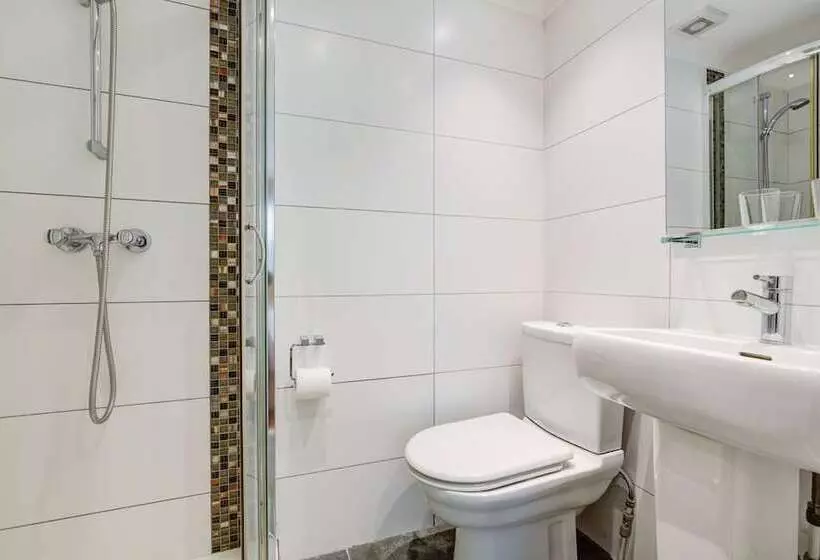 اتاق استاندارد چهار تخته, Admiral Hotel At Park Avenue