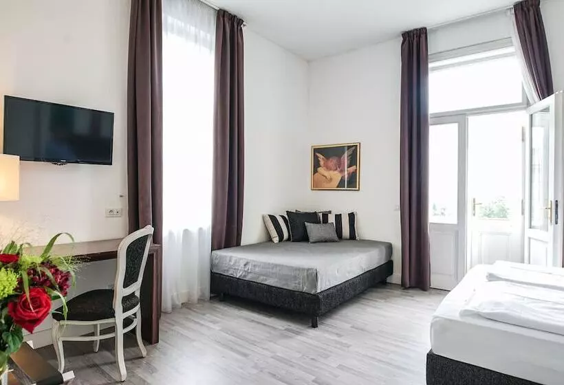 سوییت جونیور, Assenzio Prague
