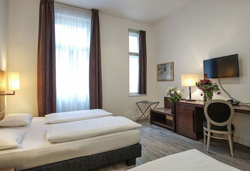 اتاق استاندارد سه نفره, Assenzio Prague