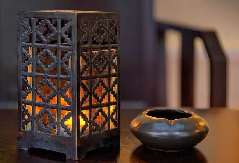 デラックスルーム, Azerai La Residence Hue