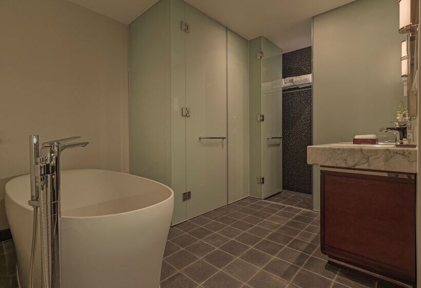 سوییت جونیور, Azerai La Residence Hue