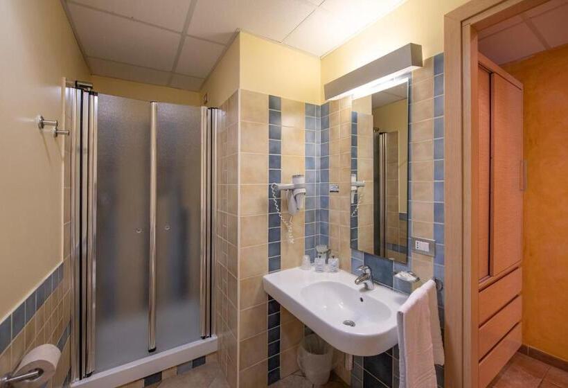 חדר סופריור נוף לגינה, Calaserena Resort