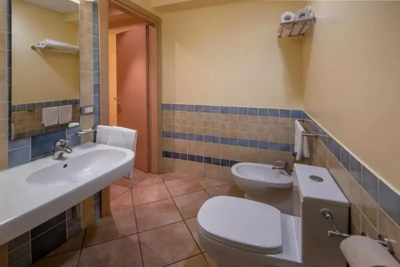 سوییت با چشم‌انداز باغ, Calaserena Resort