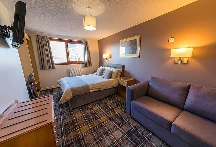 Семейный Номер, Castletown