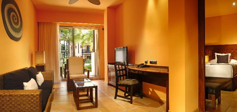 جناح جونيور, Continental Mare