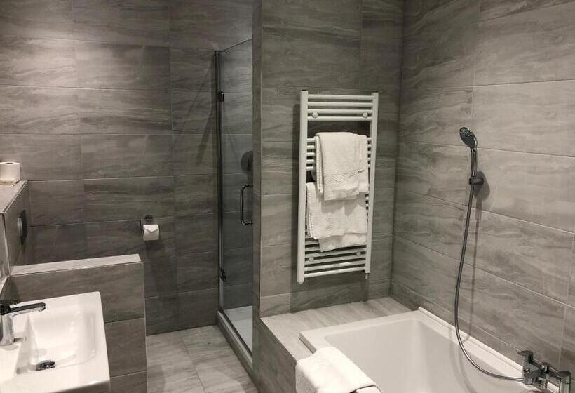 ファミリールーム, Elfordleigh