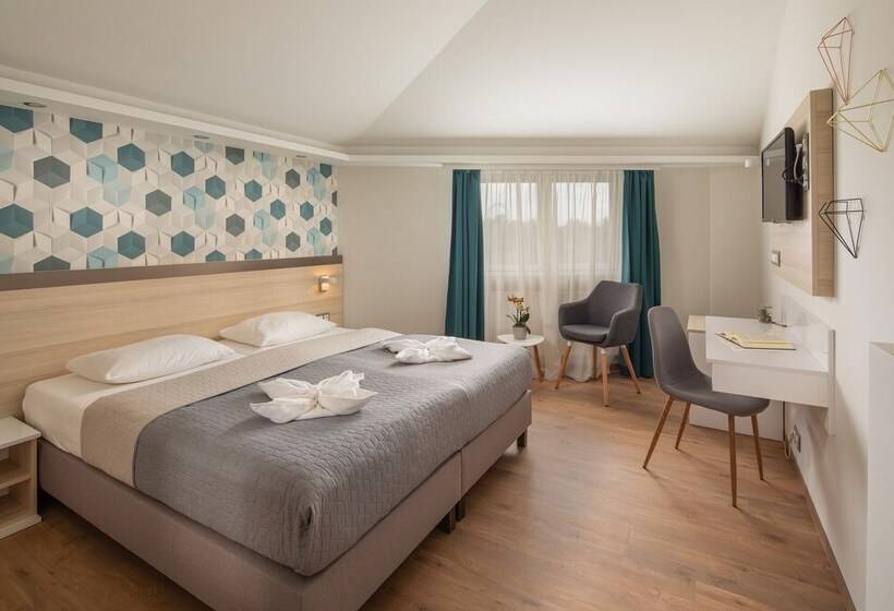 Номер Deluxe, Kristály