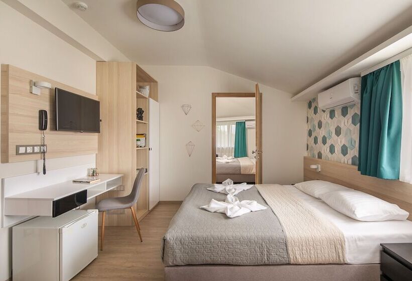 Номер Deluxe, Kristály