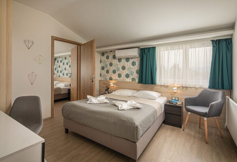 Номер Deluxe, Kristály