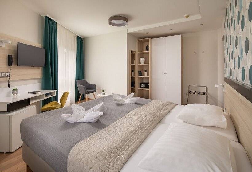 Номер Deluxe, Kristály