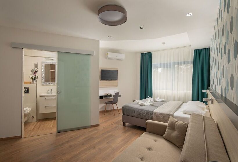 Номер Deluxe, Kristály