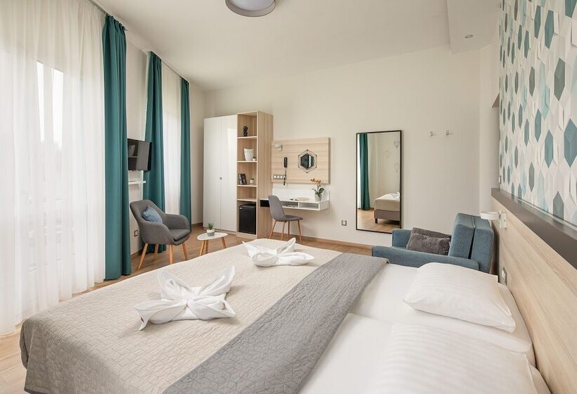 Номер Deluxe, Kristály