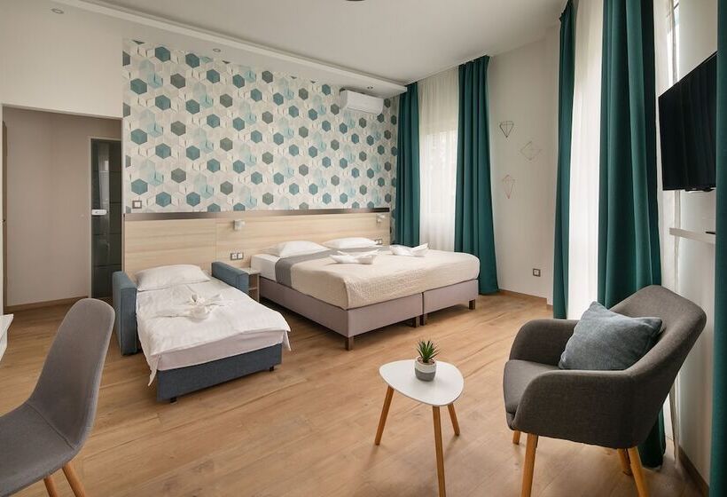 Номер Deluxe, Kristály