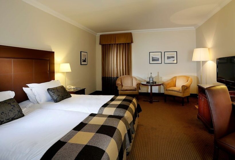 غرفة قياسية, Macdonald Houstoun House