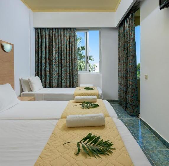 标准三人间, Memphis Beach