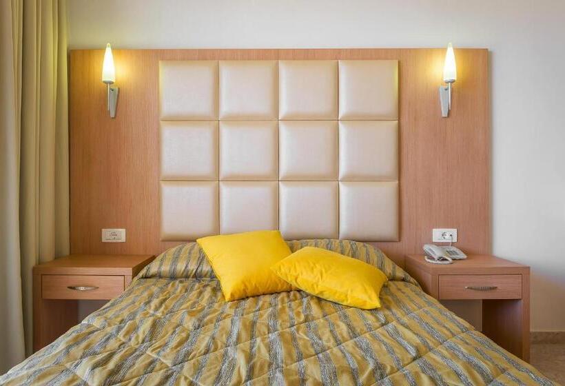 家庭间, Memphis Beach