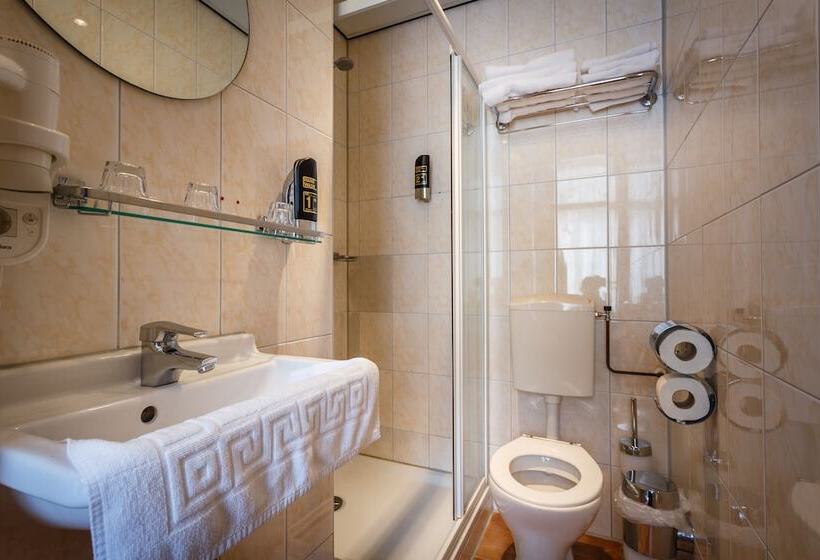 غرفة قياسية ثلاثية, Mozart