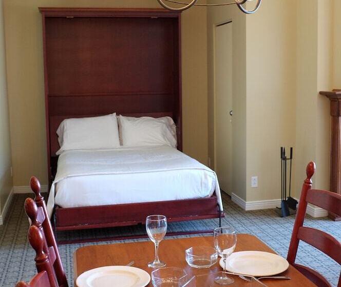스탠다드 스튜디오, Place Saint Bernard Mont Tremblant