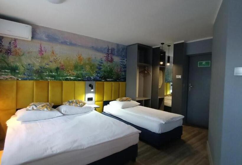 اتاق خانوادگی, Pomorski