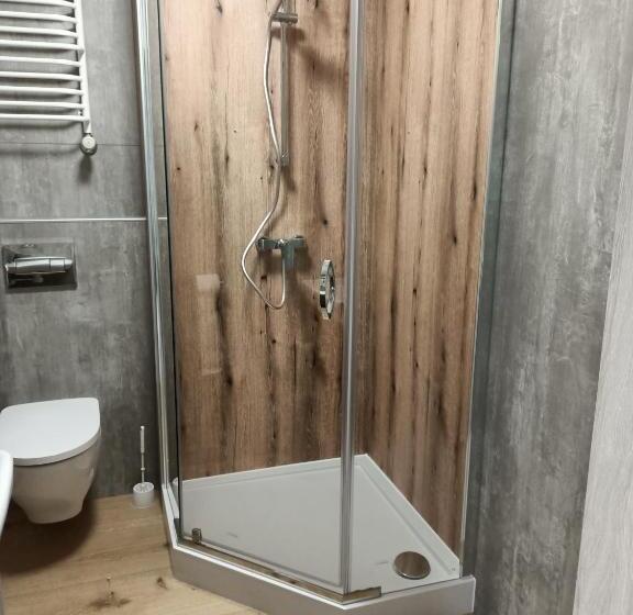 اتاق لوکس, Pomorski