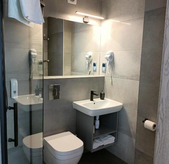 اتاق لوکس, Pomorski