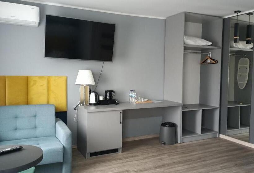 اتاق لوکس, Pomorski