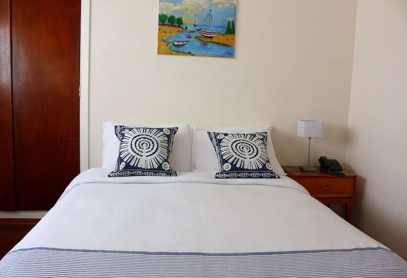 スタンダードルーム, San Martin