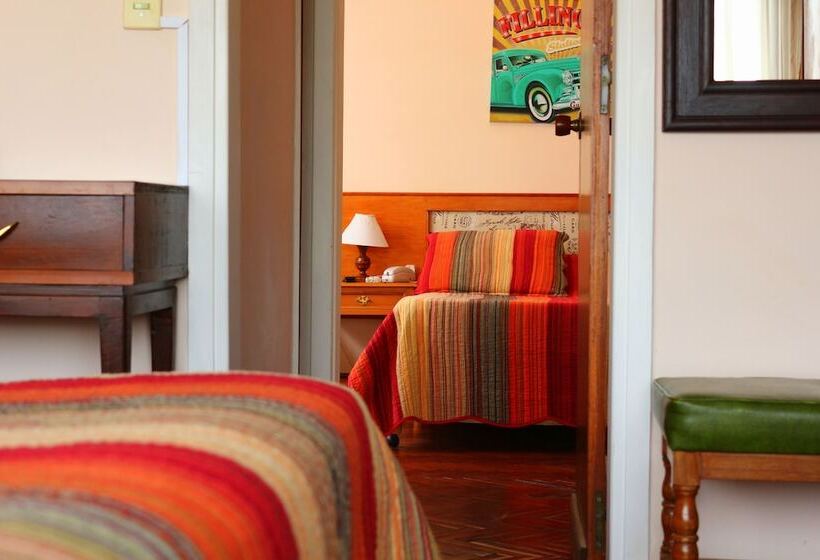 חדר סופריור לארבעה, San Martin