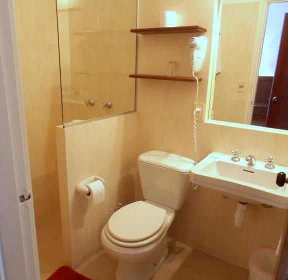 חדר סטנדרט לשלושה, San Martin