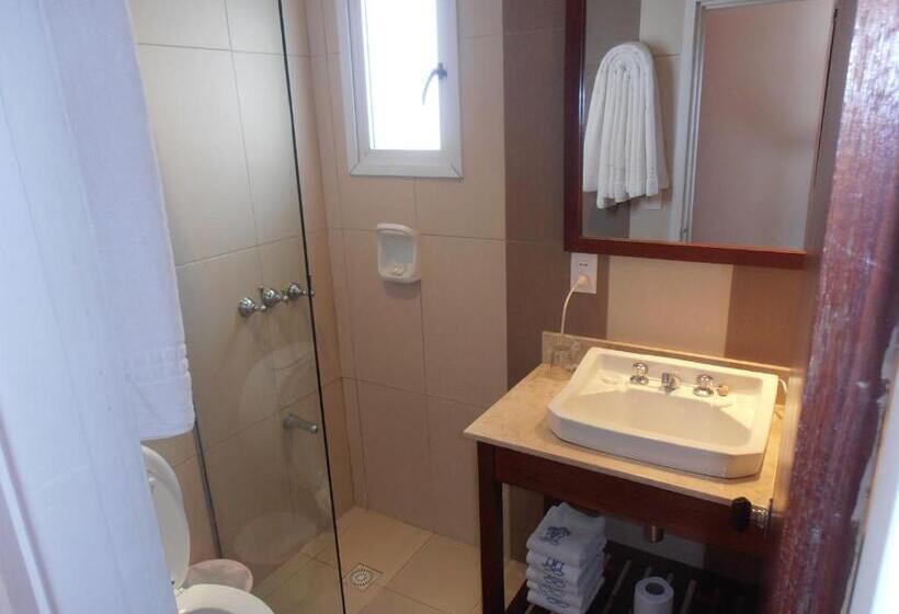 スーペリアの４人部屋, San Martin