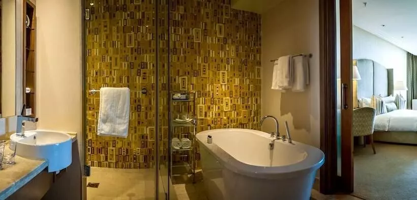 ペントハウススイート, Suncoast Hotel & Towers