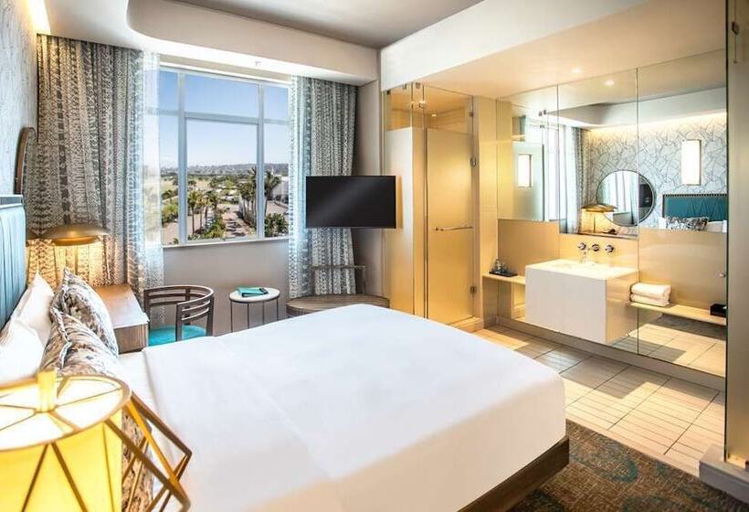 غرفة قياسية مطلّة علي البحر, Suncoast Hotel & Towers