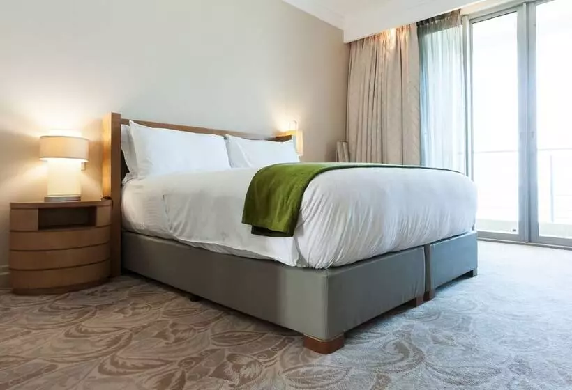 デラックススイート, Suncoast Hotel & Towers