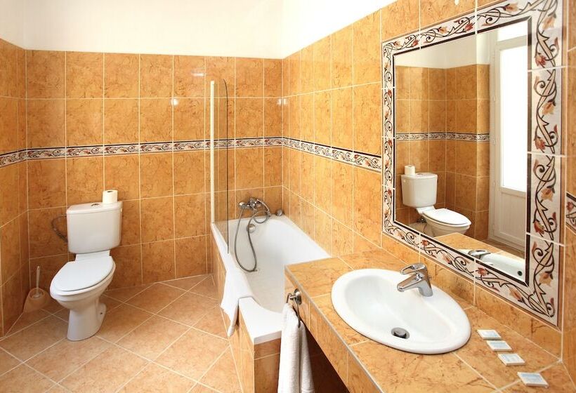 スタンダード４人部屋, Trocadero