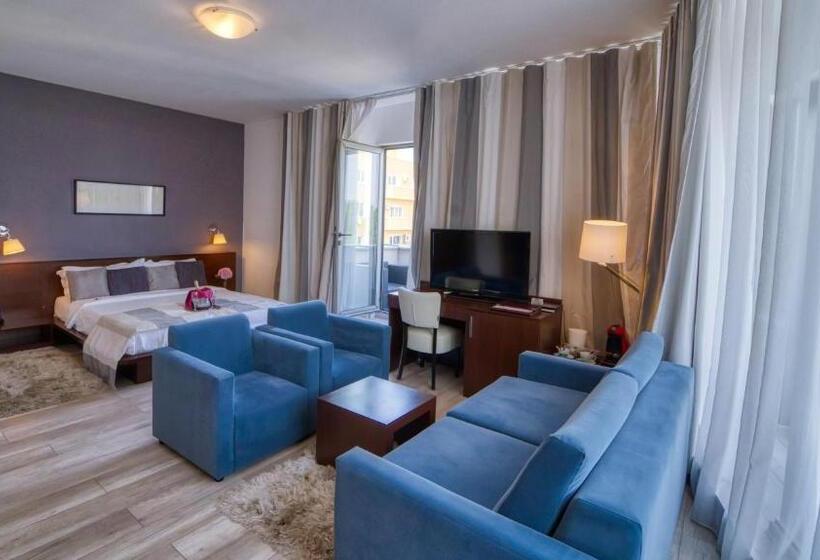 سوییت جونیور, Unique Boutique