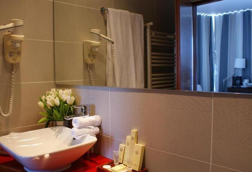 سوییت جونیور, Unique Boutique