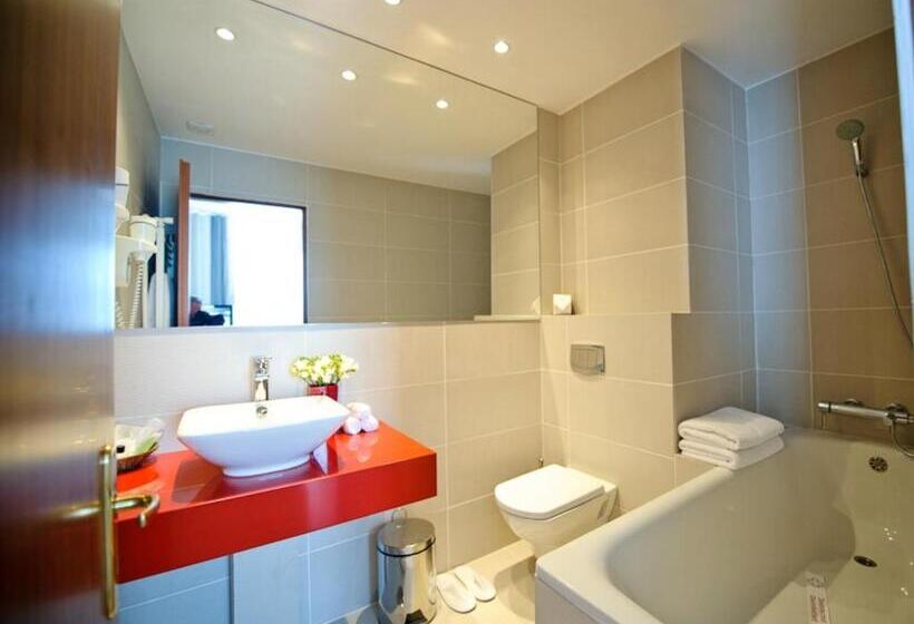 سوییت جونیور, Unique Boutique