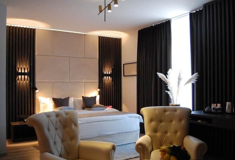 سوییت جونیور, Unique Boutique