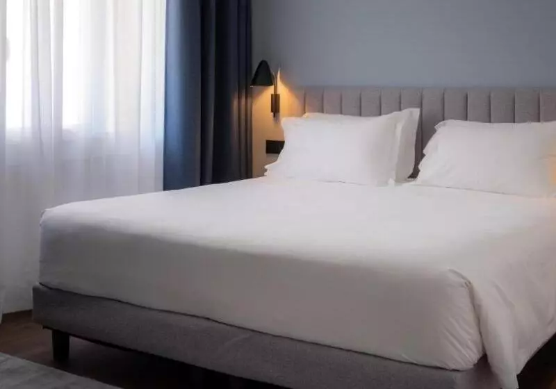 Standard Kolmen Hengen Huone, The Foscarini
