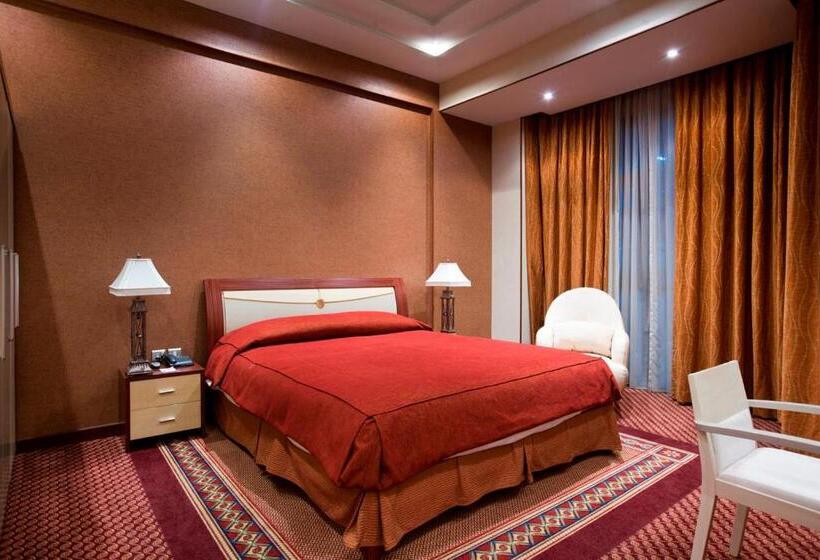 3 Bedroom Suite, City Center Hotel