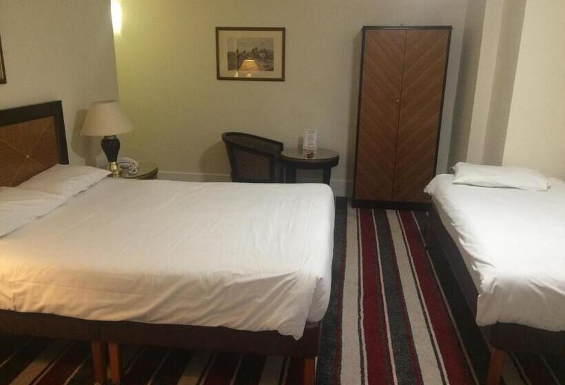 חדר משפחתי, Britannia  Bournemouth