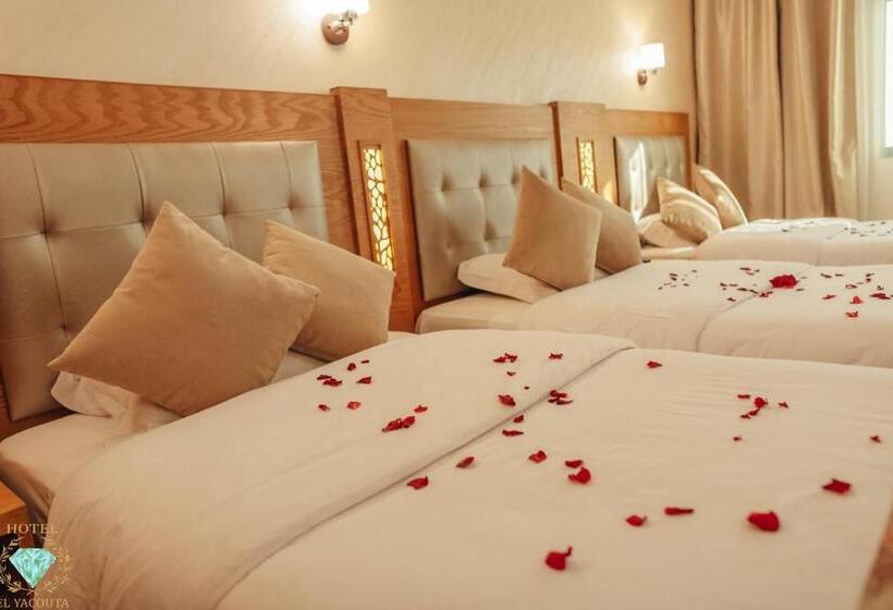 豪华三人间, El Yacouta