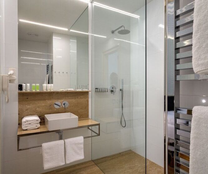 스탠다드 룸, Golden Star