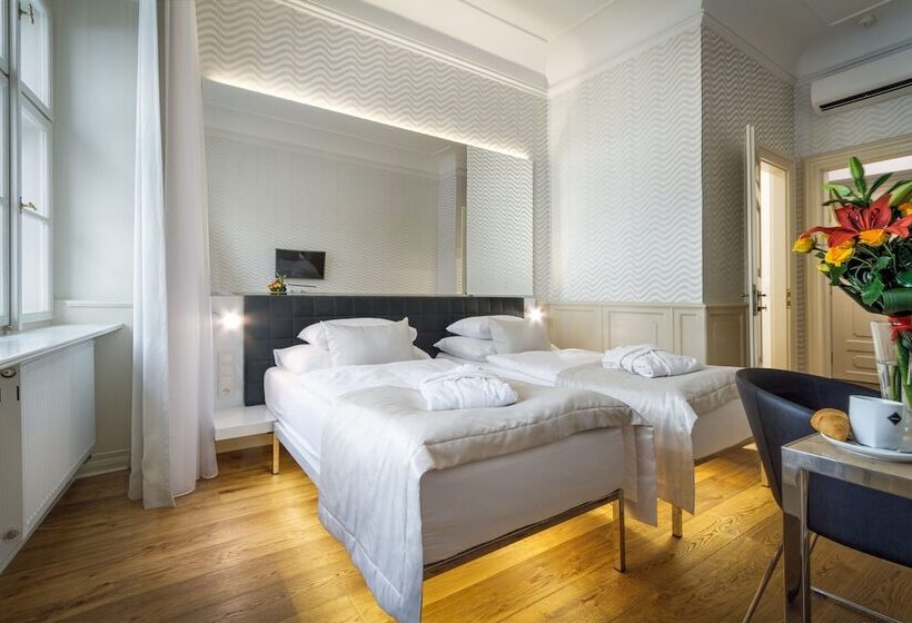 스탠다드 룸, Golden Star