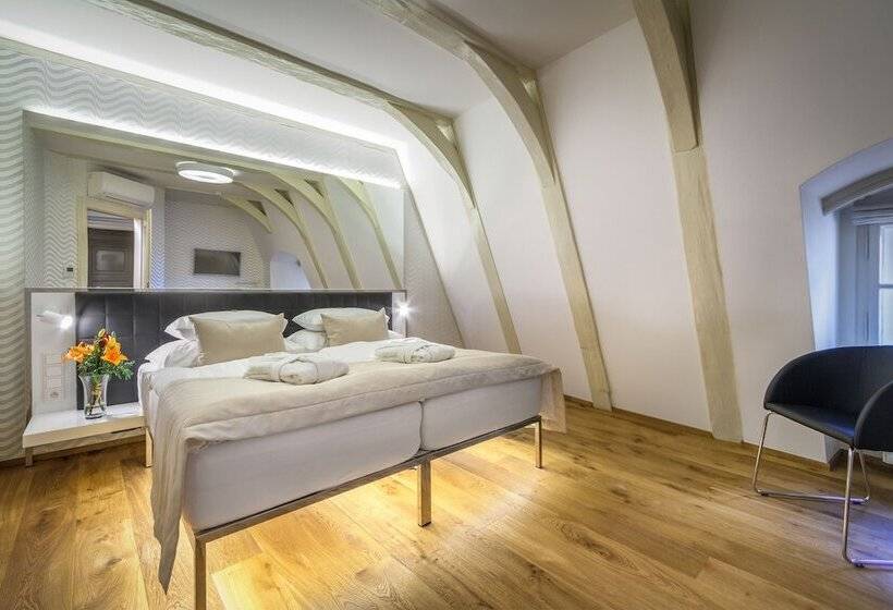 스탠다드 룸, Golden Star