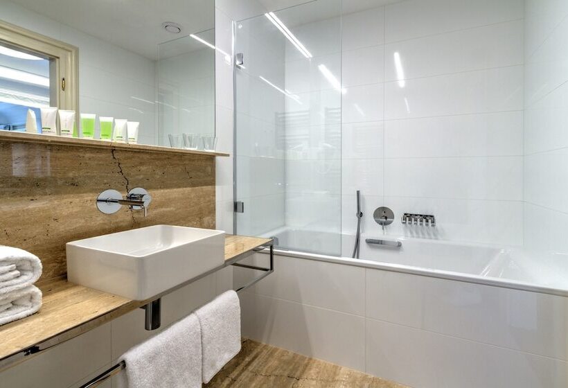 디럭스 룸, Golden Star