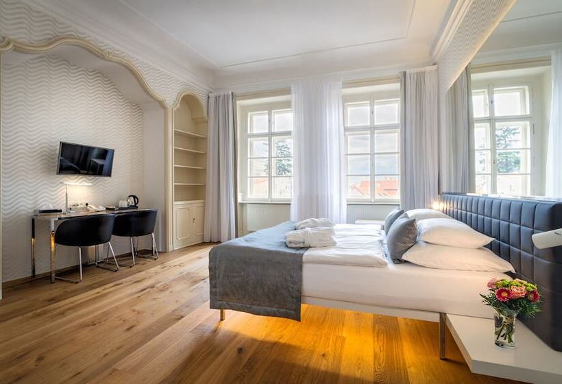 디럭스 룸, Golden Star