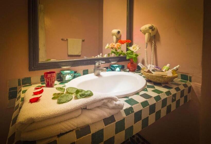 Standard Room, Islane