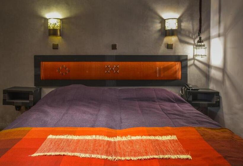 Standard Room, Islane